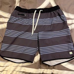Vuori Banks Shorts, XL, black w/ blue stripes